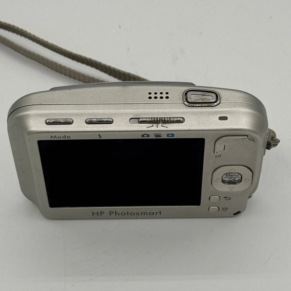 HP Photosmart R837 Digital Camera Silver 7.2MP 3x Optical Zoom Fujinon Lens